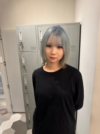 水色ハイトーンカラー ヘアスタイル 天満