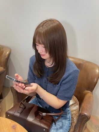 オリーブベージュ レイヤースタイル 梅田