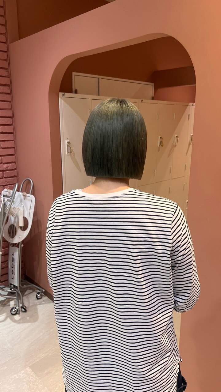 ぱつっとボブ ヘアスタイル 梅田