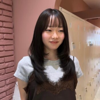 レイヤーカット 暗髪カラー 梅田