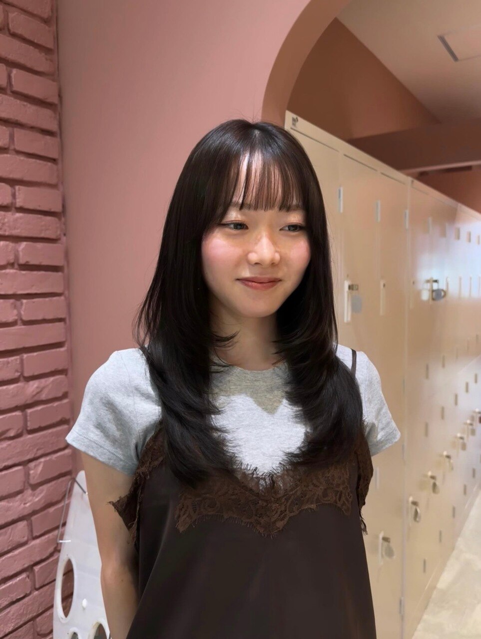 レイヤーカット 暗髪カラー 梅田