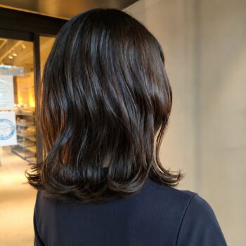 外ハネ大人ミディアム 涼しげブラウンカラー 野田阪神