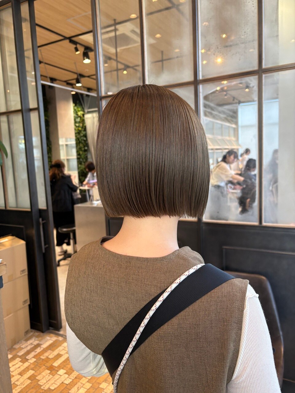 オリーブカラー ボブスタイル 森ノ宮
