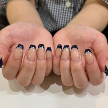 ネイビーフレンチネイル 梅田