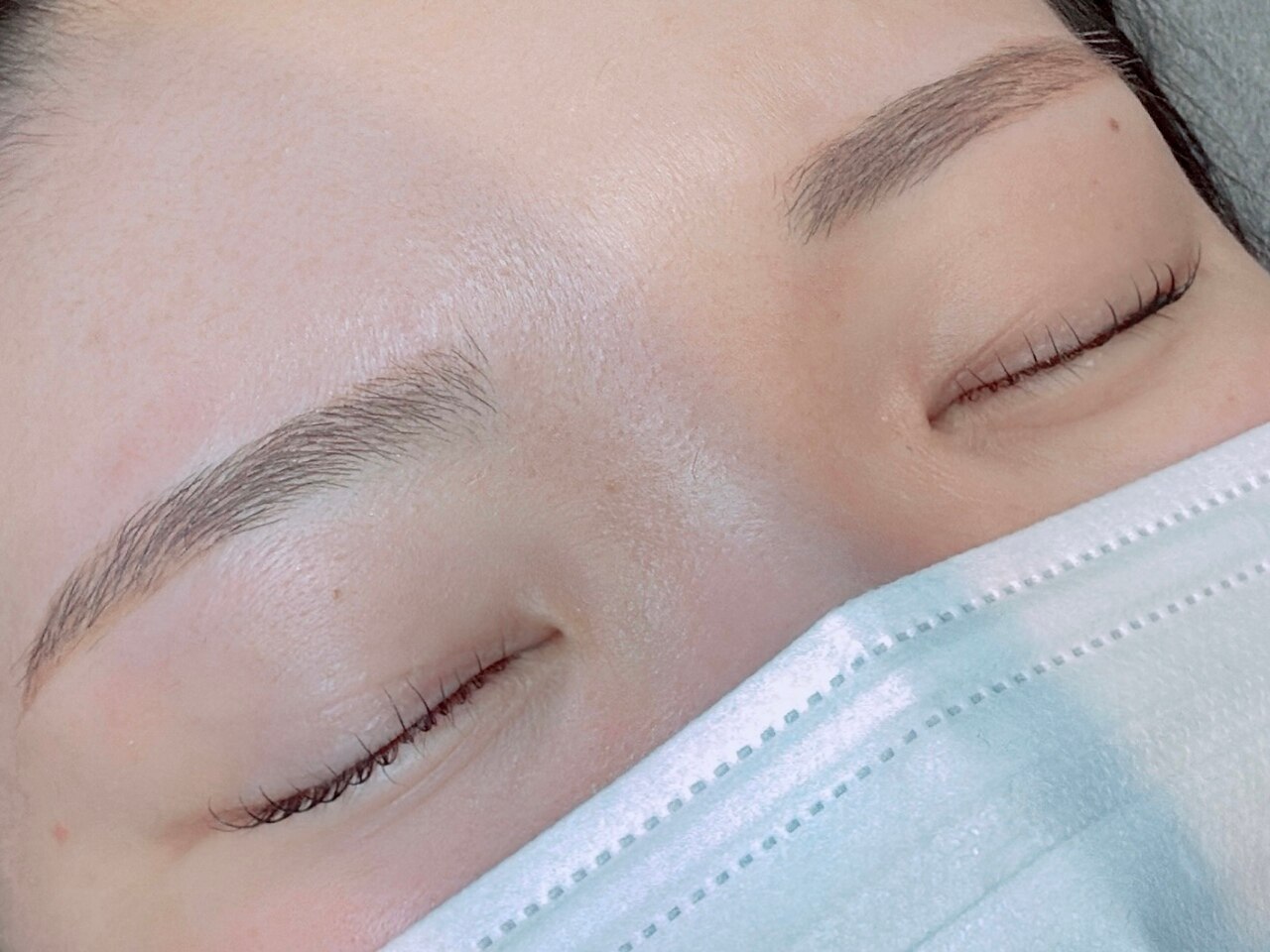 アイブロウデザイン 平行眉 ドレス梅田