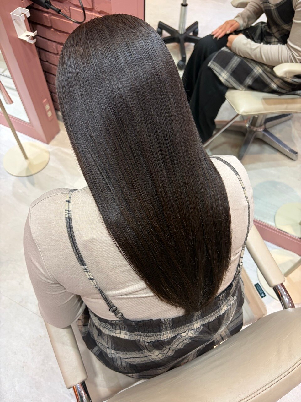 酸性ストレート グレージュカラー nina梅田