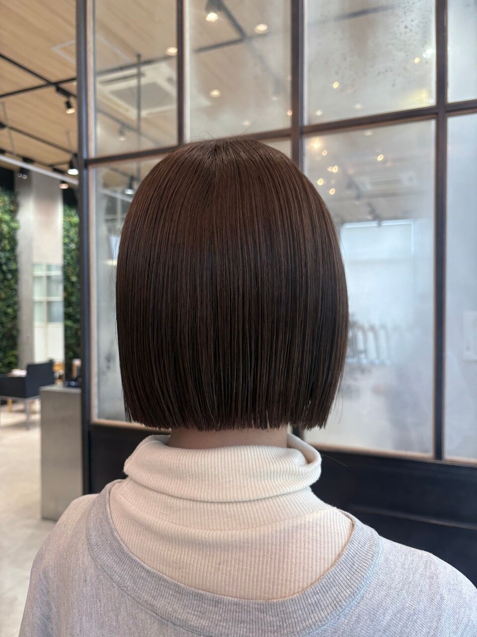 切りっぱなしボブ あご下ボブ ロロネー森ノ宮