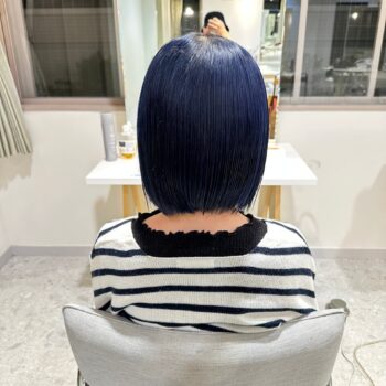 ネイビーブルーカラー ブリーチカラー ボブ ロロネー豊中